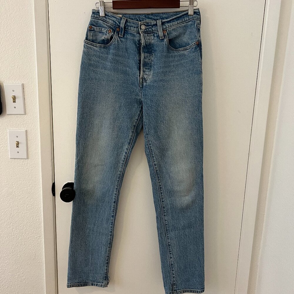 Levi's 501 Original Jeans Medium Wash in Size 27 x 32 (low stretch)
